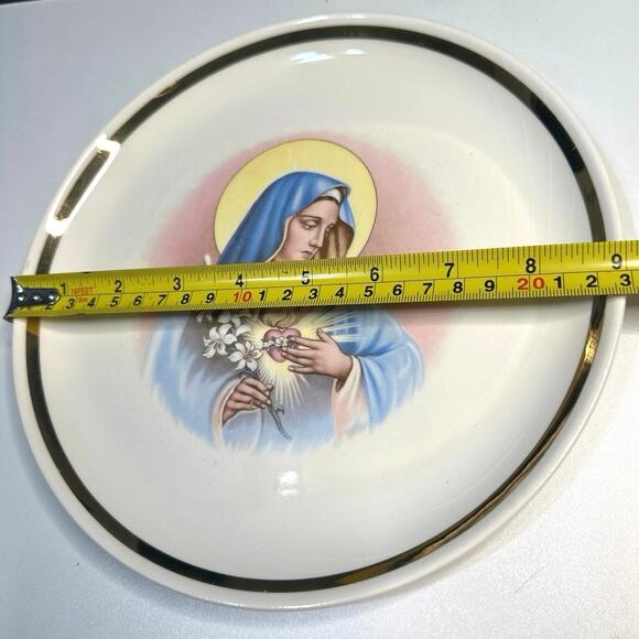 Mother Mary Sacred Heart Decorative Plate Warranted 22k Gold trim. - Picture 4 of 6